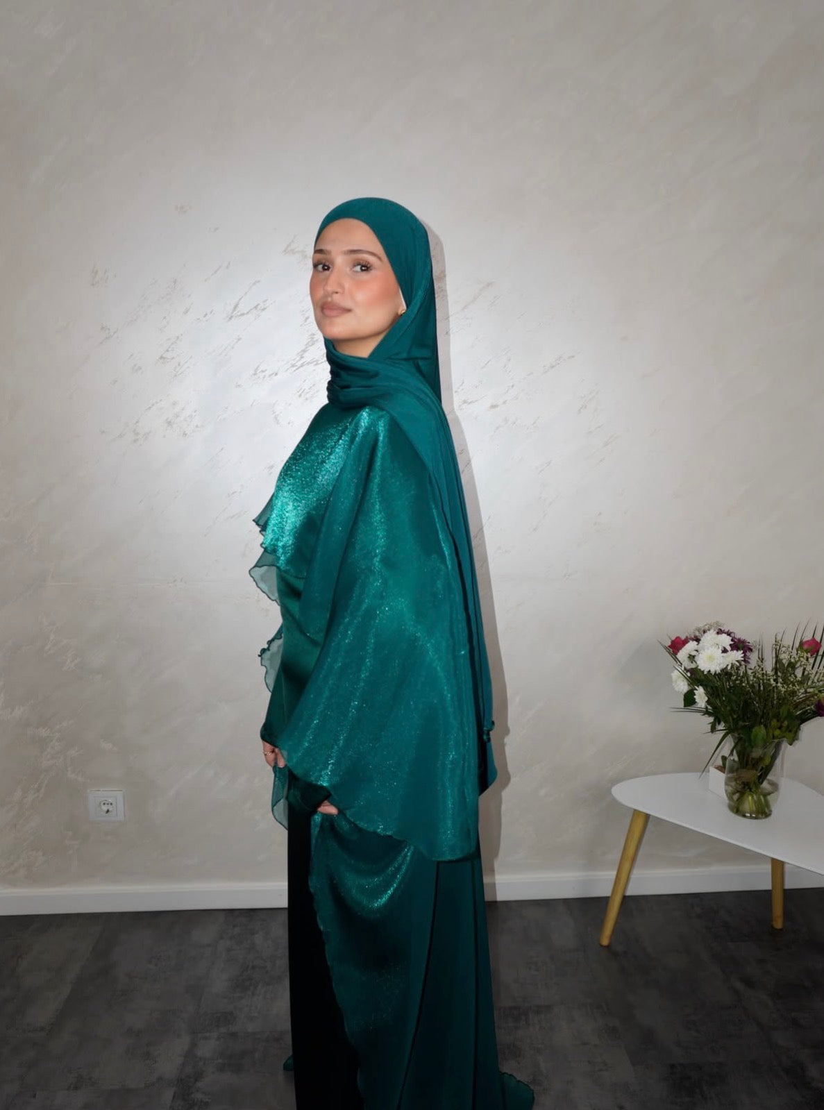 Satinkleid Yara - smaragdgrün