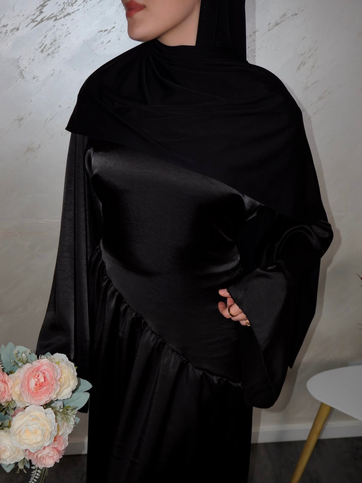 Satinkleid Amirah - schwarz