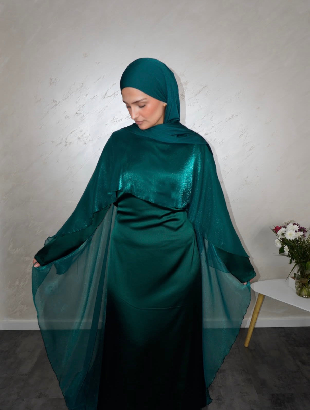 Satinkleid Yara - smaragdgrün